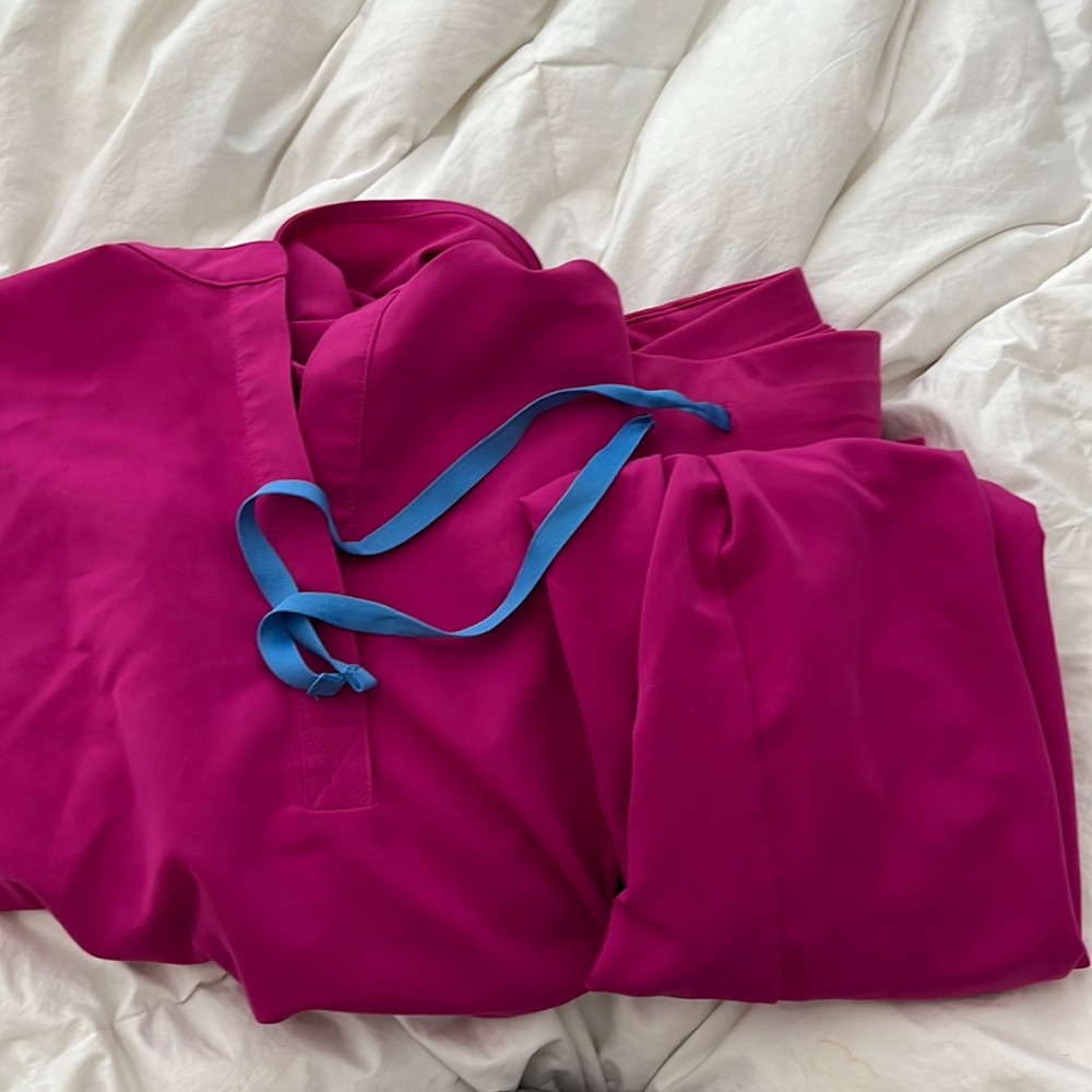 NWOT Figs Jogger and Oversized Top Set